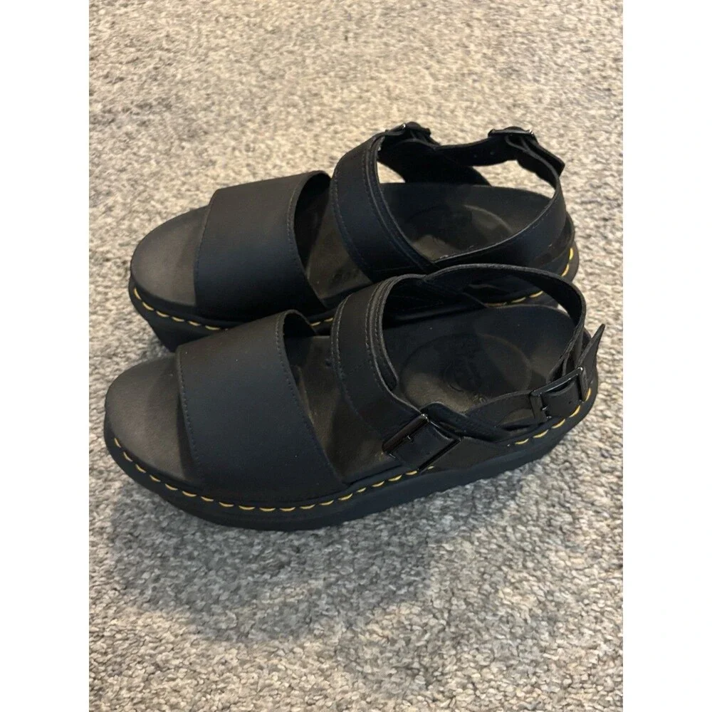 Dr. Martens Voss Quad Black Hydro Leather Sandal Women's Size 9 NWOT Platform